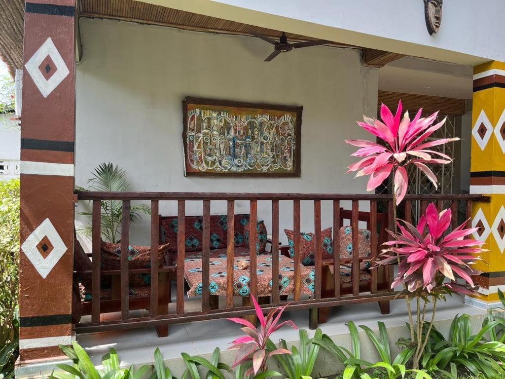 Casa Hotel Sinkiling Gambia Serrekunda Exterior foto